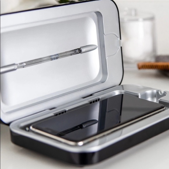 Phone Soap 3 White Case kills 99% of the bacteria - Picture 6 of 6